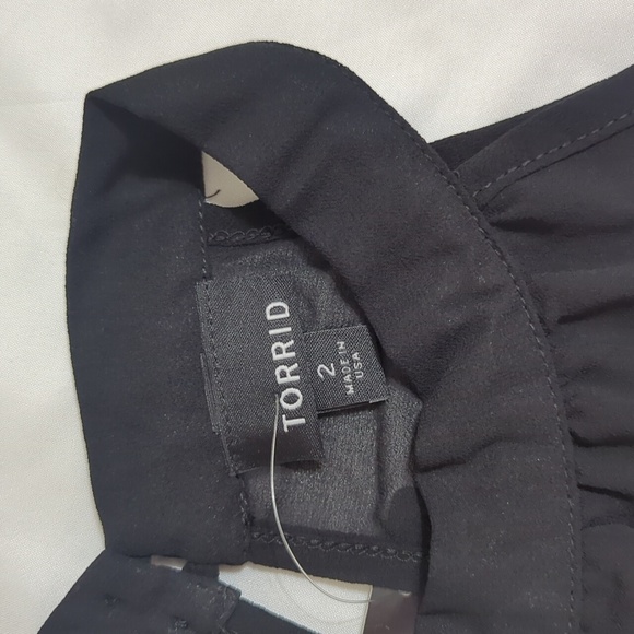 NWT Torrid Sleeveless Mockneck Tank, Color Black Size 2X - Picture 7 of 16